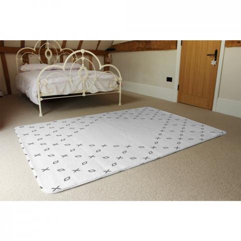 Crosses  Diamonds Designer Rug - White / 230cm