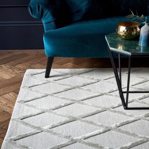 Dixon Diamond Rugs in Silver by Asiatic