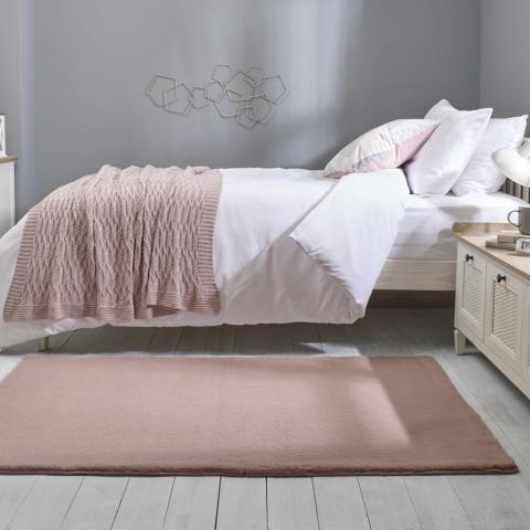 Emelia Faux Fur Bergen Rug in Blush Pink