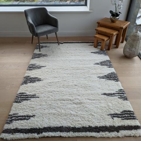 Ivory Thick 4cm Tribal Shaggy Rug - Ivory / 150cm