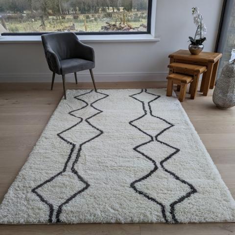 Ivory Tribal Scandi 4cm Shaggy Rug - Ivory / 230cm