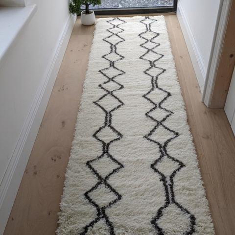 Ivory Tribal Scandi 4cm Shaggy Rug - Ivory / 240cm