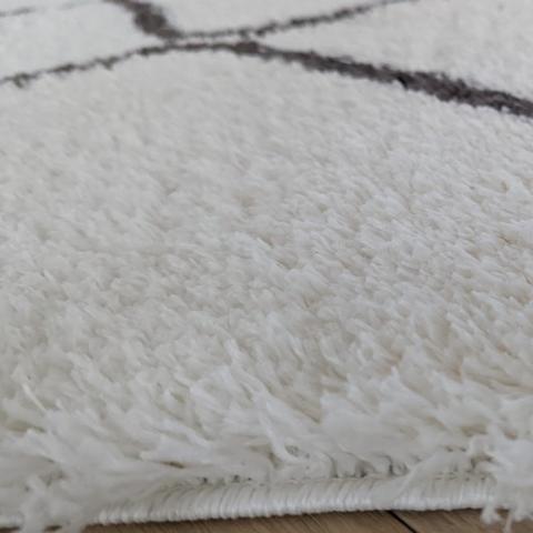 Ivory Tribal Scandi 4cm Shaggy Rug - Ivory / 280cm