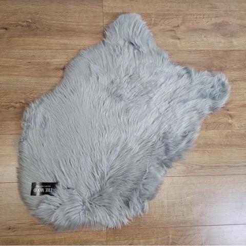 Long Wool Faux Sheepskin Rug - Grey