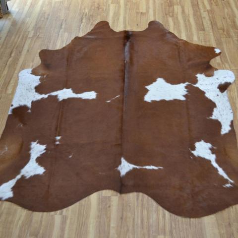 Natural Cowhide Rug 806/10341 in Brown & White