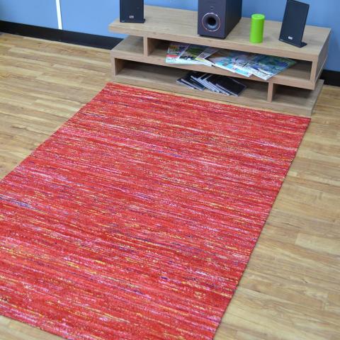 Sari Wool Rugs in Red Mix