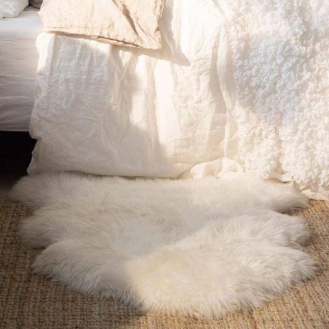 Shag Faux Sheepskin Fluffy Irregular Rug - White / 550G