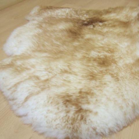 SHEEPSKIN RUGS - NEW ZEALAND QUALITY FOX TIP