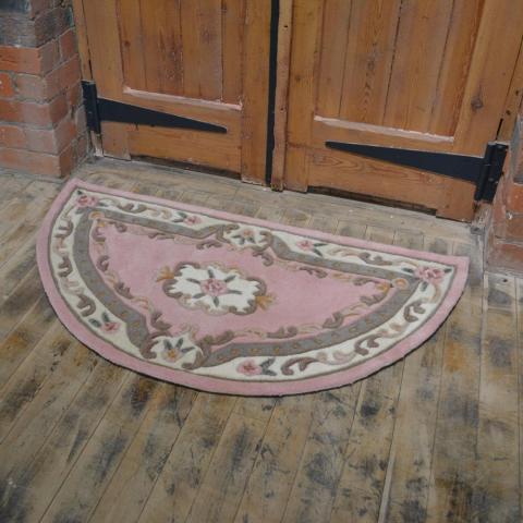 Shensi Traditional Half Moon Rugs in Rose Pink