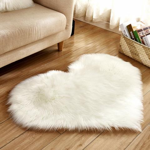 Super Soft Heart-Shaped Shaggy Room Carpet Decor Rug - White / 90cm