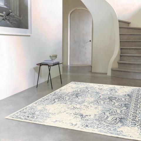 Victoriana Traditional Distressed Rugs in Denim Grey